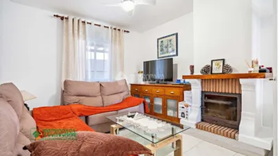 Single-family home on Jordi Tarrés Street photo 4