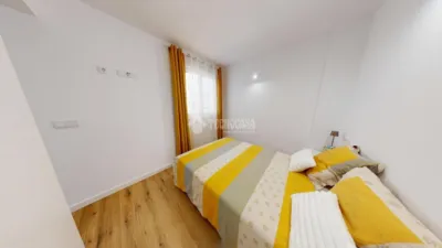 Flat in En Corts photo 30