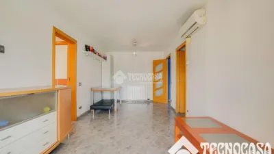 Apartment in Singuerlín-Les Oliveres-Can Franquesa-Guinardera photo 4
