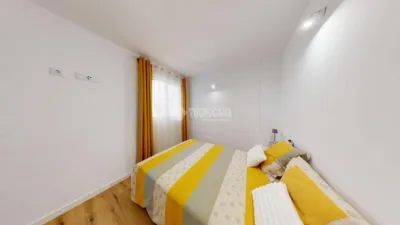 Flat in En Corts photo 33