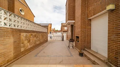 Semi-detached house in La Poveda photo 10