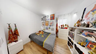 Flat in En Corts photo 17