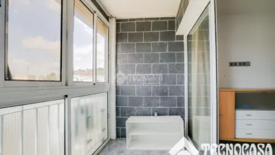 Apartment in Singuerlín-Les Oliveres-Can Franquesa-Guinardera photo 3