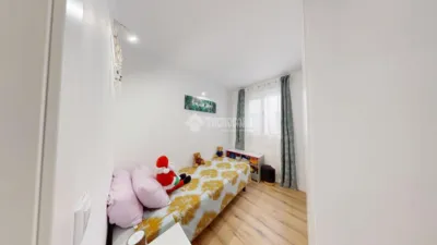 Flat in En Corts photo 28