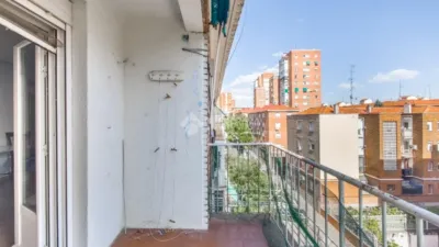 Piso en venta en Calle de Elfo, cerca de Calle del Beato Berrio Ochoa, Quintana (Distrito Ciudad Lineal. Madrid Capital) de 335.000 €