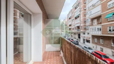 Piso en alquiler en Calle de Ramón de Santillán - Imagen 2