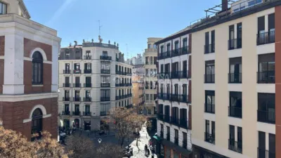 Piso en alquiler en Calle de Amaniel - Imagen 4