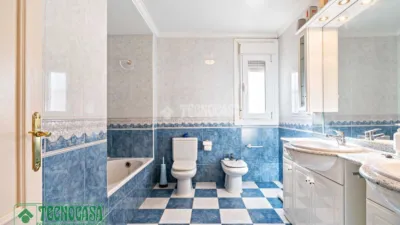 Edificio en venta en Calle de Almería, cerca de Calle de los Cármenes, Centro (El Ejido) de 80.000 €
