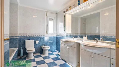 Edificio en venta en Calle de Almería, cerca de Calle de los Cármenes, Centro (El Ejido) de 80.000 €