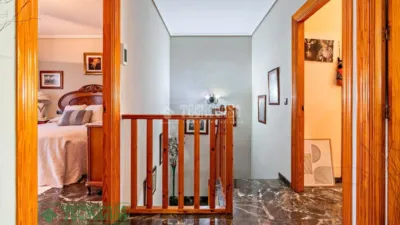 Casa adosada en venta en Calle de Némesis, Av. Juan Carlos I-Plaza de Toros (Distrito Núcleo Urbano. Roquetas de Mar) de 324.000 €