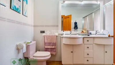 Casa adosada en venta en Calle de Némesis, Av. Juan Carlos I-Plaza de Toros (Distrito Núcleo Urbano. Roquetas de Mar) de 324.000 €