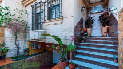 Casa adosada en venta en Calle de Némesis, Av. Juan Carlos I-Plaza de Toros (Distrito Núcleo Urbano. Roquetas de Mar) de 324.000 €