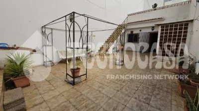 Casa unifamiliar en venta en Calle de Don Pedro Infinito, cerca de Calle Agustina De Aragon, Ciudad Alta (Las Palmas de Gran Canaria) de 300.000 €