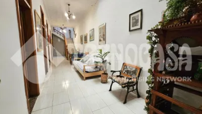 Casa unifamiliar en venta en Calle de Don Pedro Infinito, cerca de Calle Agustina De Aragon, Ciudad Alta (Las Palmas de Gran Canaria) de 300.000 €