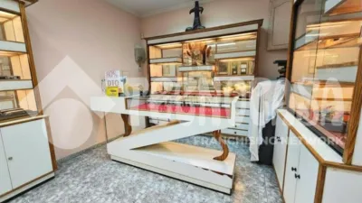 Casa unifamiliar en venta en Calle de Don Pedro Infinito, cerca de Calle Agustina De Aragon, Ciudad Alta (Las Palmas de Gran Canaria) de 300.000 €