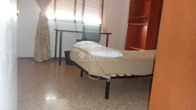Piso en alquiler en La Oliva-Polígono Sur, La Oliva-Polígono Sur (Distrito Sur. Sevilla Capital) de 1.200 €<span>/mes</span>