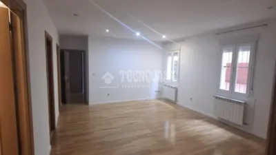 Piso en alquiler en Calle de San Leonardo - Imagen 3