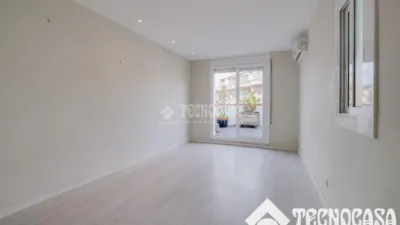 Ático en venta en Travessera de Gràcia, cerca de Carrer de Lepant, El Baix Guinardó (Distrito Horta-Guinardó. Barcelona Capital) de 490.000 €