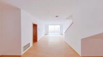 Flat in Centre-Station Area-Passeig de Joan Maragall photo 13