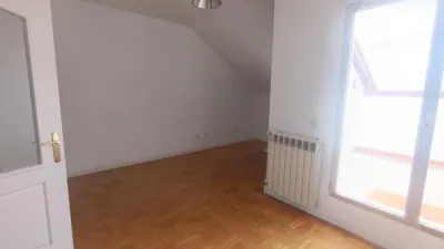 Ático en alquiler en Calle José Garrote Tebar, 3, Parquesol (Valladolid Capital) de 850 €<span>/mes</span>