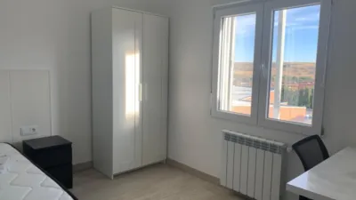 Habitación en alquiler en Calle de los Hornos Caleros, 48, Santo Tomás-Universidad (Ávila Capital) de 390 €<span>/mes</span>