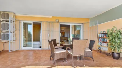 Apartment on Sierra de Cazorla Street photo 3