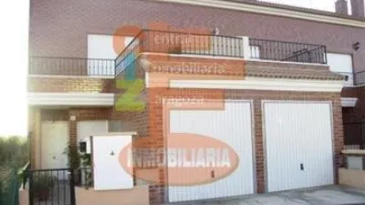 Chalet en venta en Calle Cervantes, Cabañas de Ebro de 145.000 €