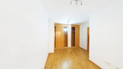 Flat in Parla photo 15