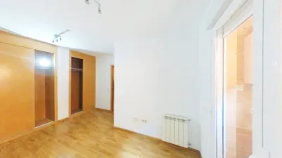 Flat in Parla photo 16