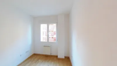 Flat in Parla photo 18