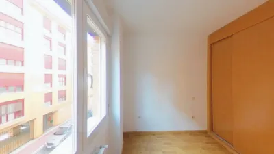 Flat in Parla photo 23