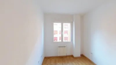 Flat in Parla photo 24