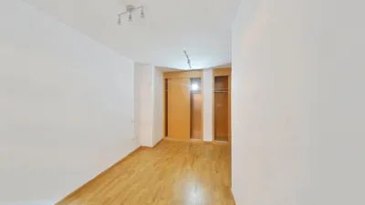 Flat in Parla photo 27