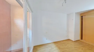 Flat in Parla photo 28
