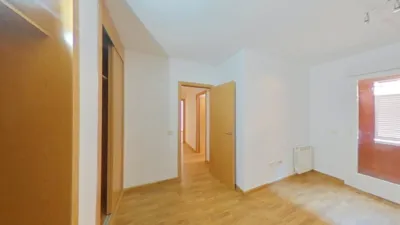 Flat in Parla photo 32