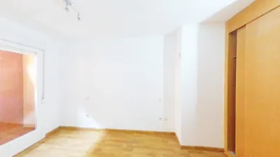 Flat in Parla photo 7