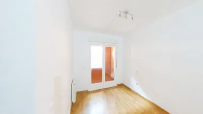 Flat in Parla photo 8