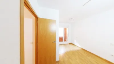Flat in Parla photo 10