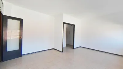 Apartment in Eixample-Sant Oleguer photo 3