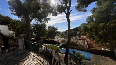 Chalet en venta en Passeig de Bellavista, cerca de Avinguda de Bellamar, Bellamar (Castelldefels) de 830.000 €