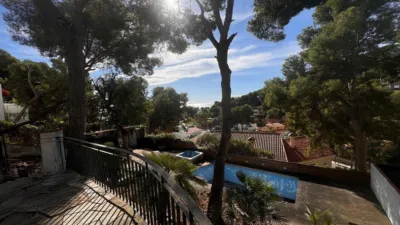 Chalet en venta en Passeig de Bellavista, cerca de Avinguda de Bellamar, Bellamar (Castelldefels) de 830.000 €