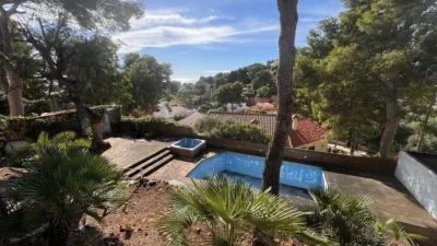 Chalet en venta en Passeig de Bellavista, cerca de Avinguda de Bellamar, Bellamar (Castelldefels) de 830.000 €