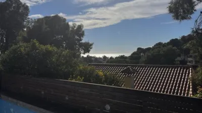 Chalet en venta en Passeig de Bellavista, cerca de Avinguda de Bellamar, Bellamar (Castelldefels) de 830.000 €