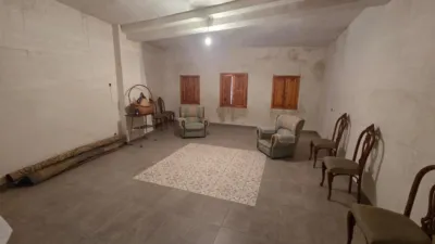 Chalet en venta en Calle de la Piña, Leganiel de 99.000 €