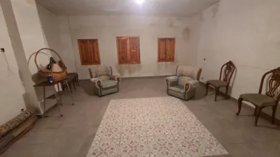 Chalet en venta en Calle de la Piña, Leganiel de 99.000 €
