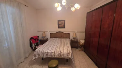 Chalet en venta en Calle de la Piña, Leganiel de 99.000 €