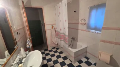 Chalet en venta en Calle de la Piña, Leganiel de 99.000 €