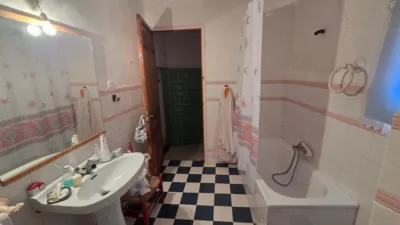 Chalet en venta en Calle de la Piña, Leganiel de 99.000 €