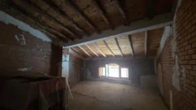 Chalet en venta en Calle de la Piña, Leganiel de 99.000 €