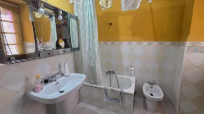 Chalet en venta en Calle de la Piña, Leganiel de 99.000 €